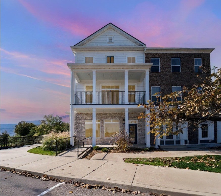 Photo of Listing #3042761