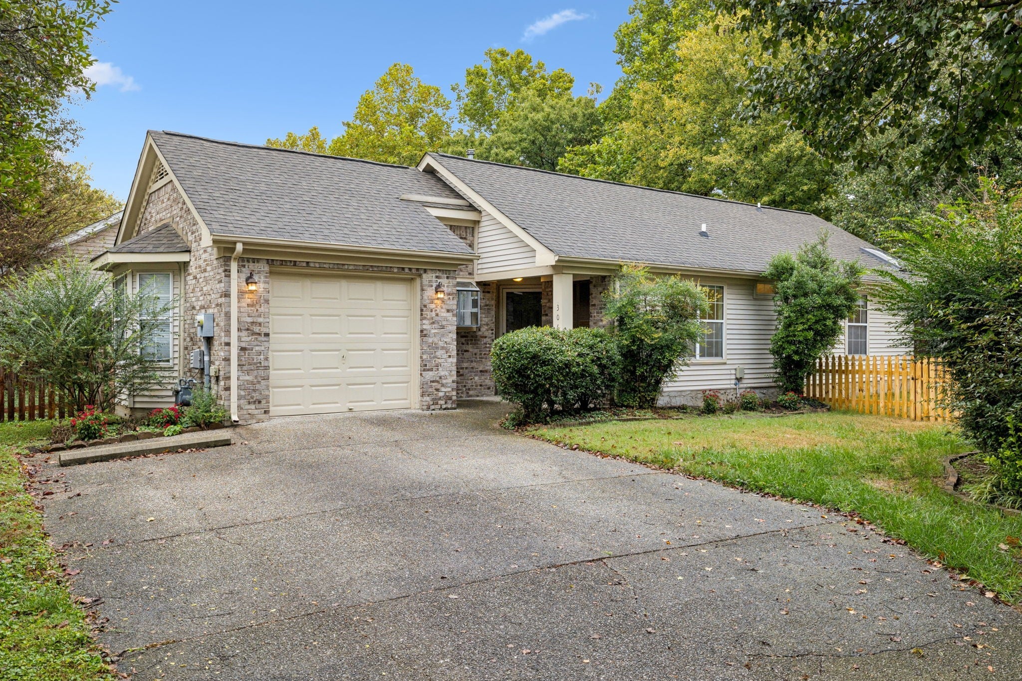 Photo of Listing #3044925