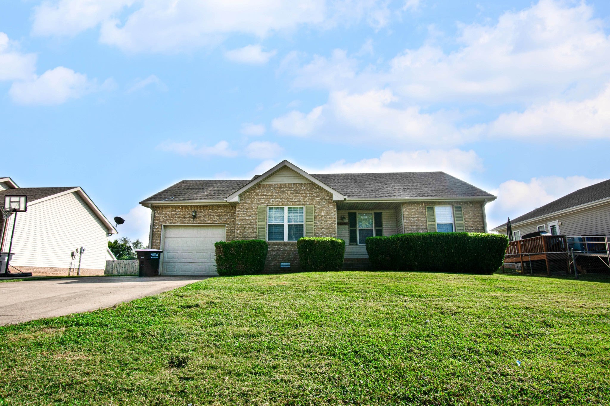 Photo of Listing #3045682