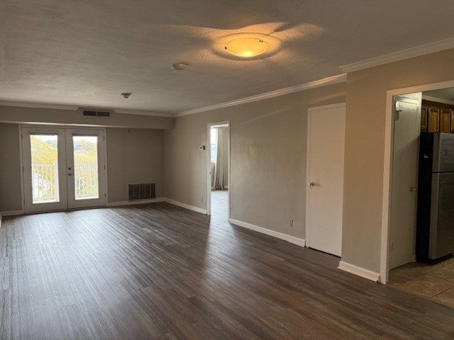 Photo of Listing #3045756