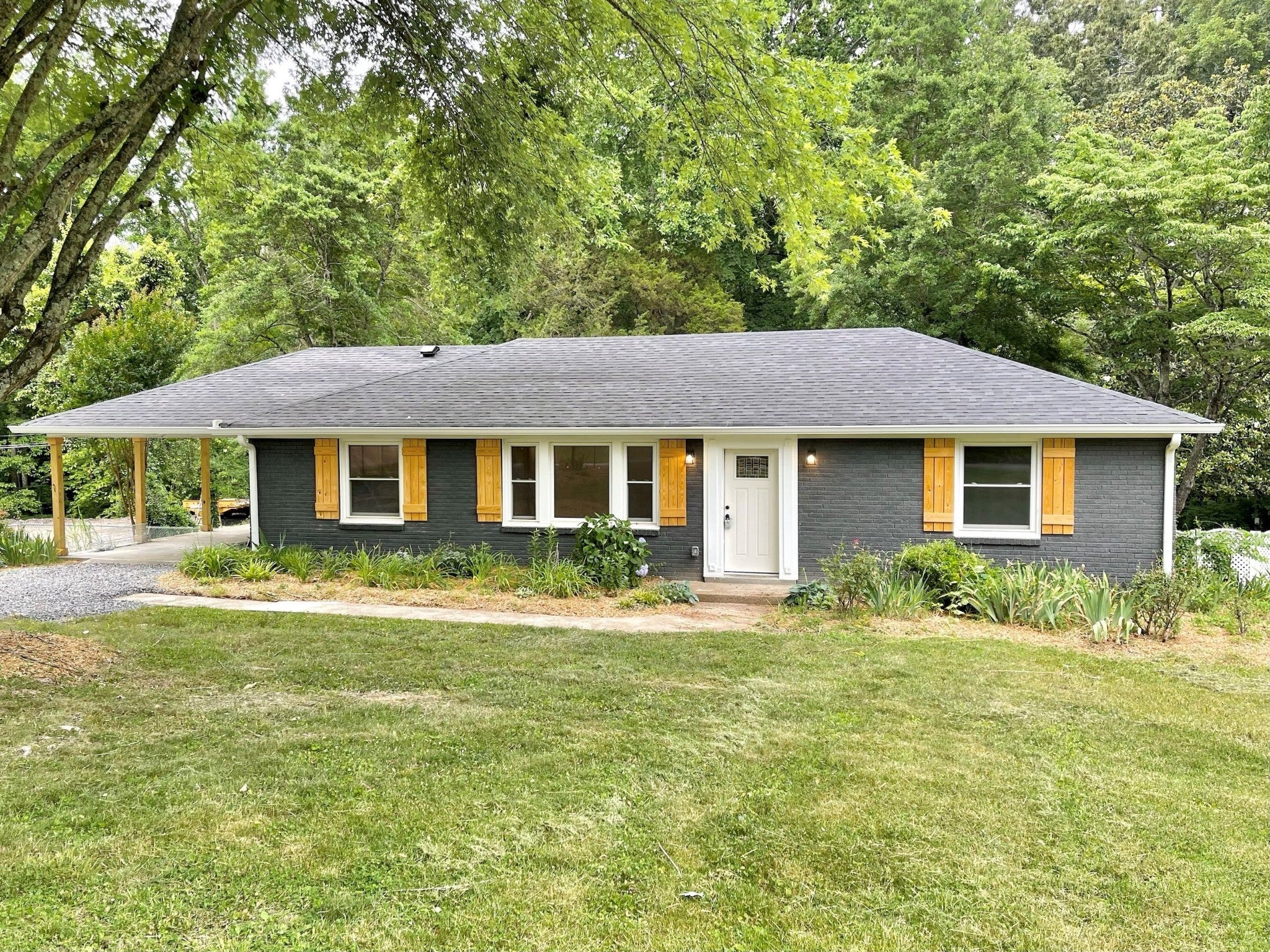 Photo of Listing #3046142