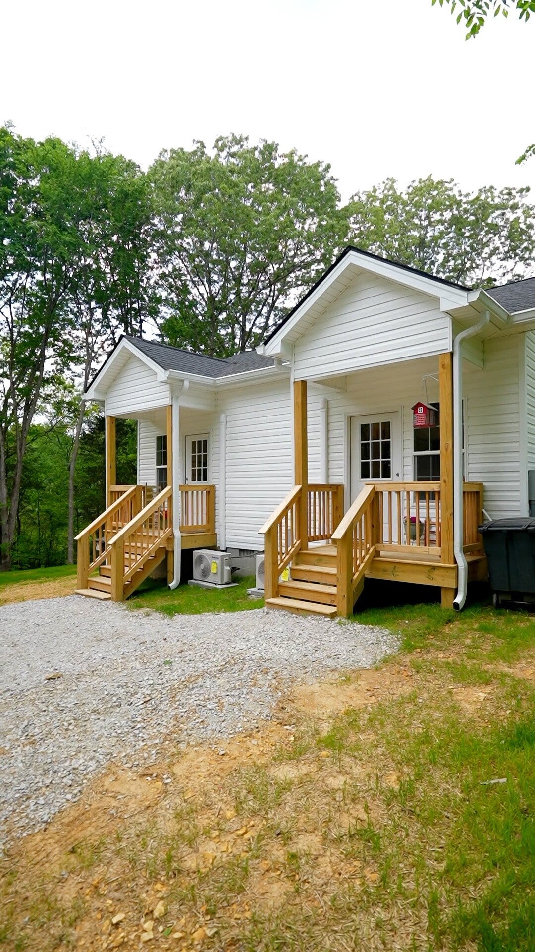 Photo of Listing #3046176