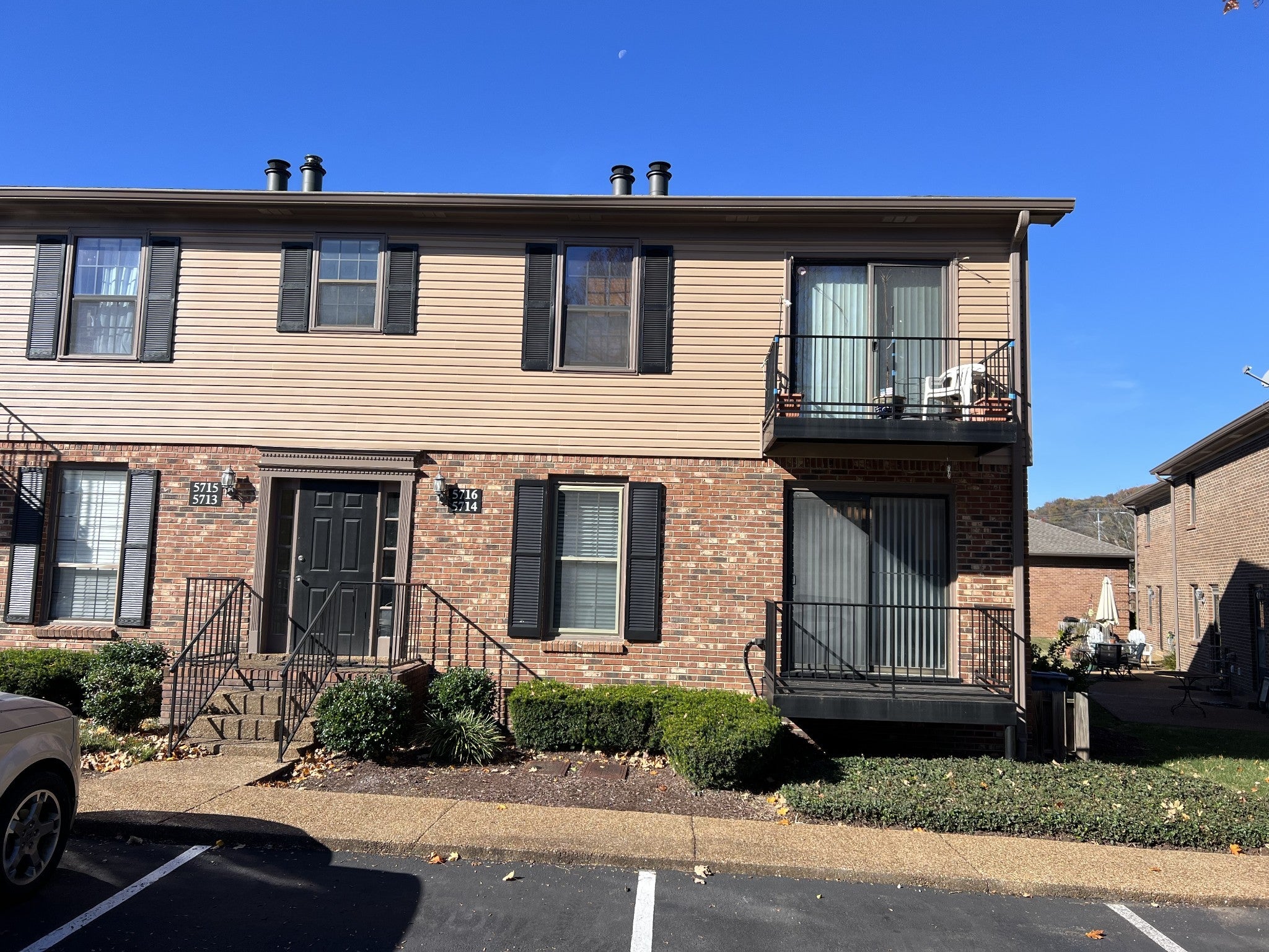 Photo of Listing #3046398