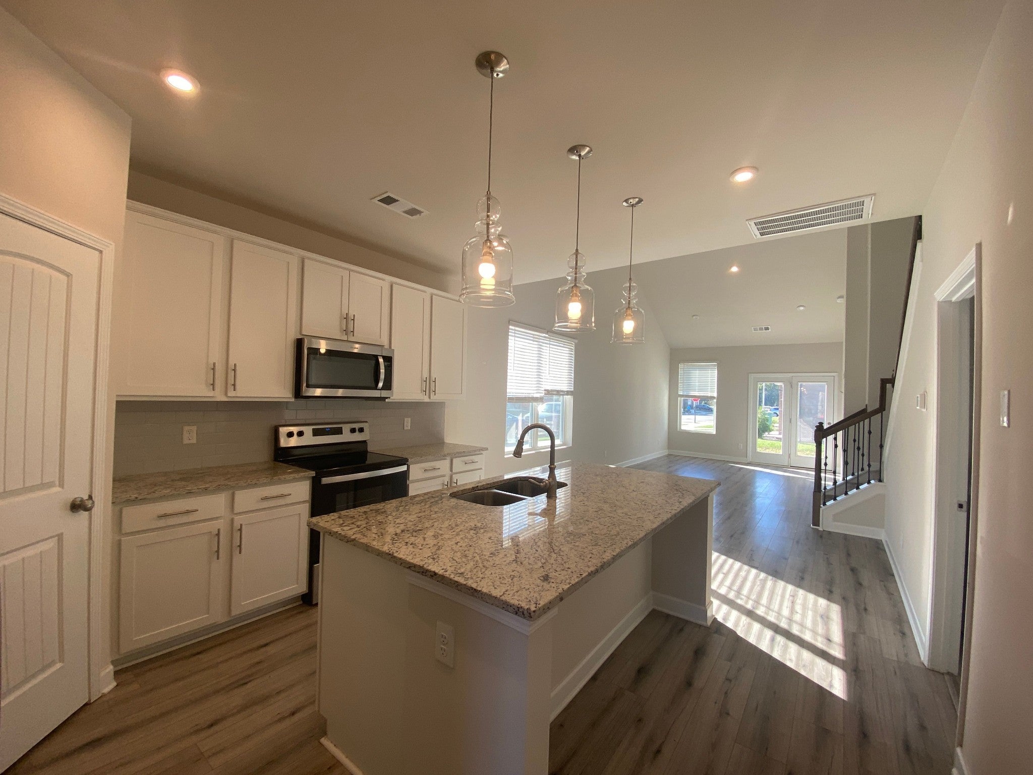 Photo of Listing #3047647