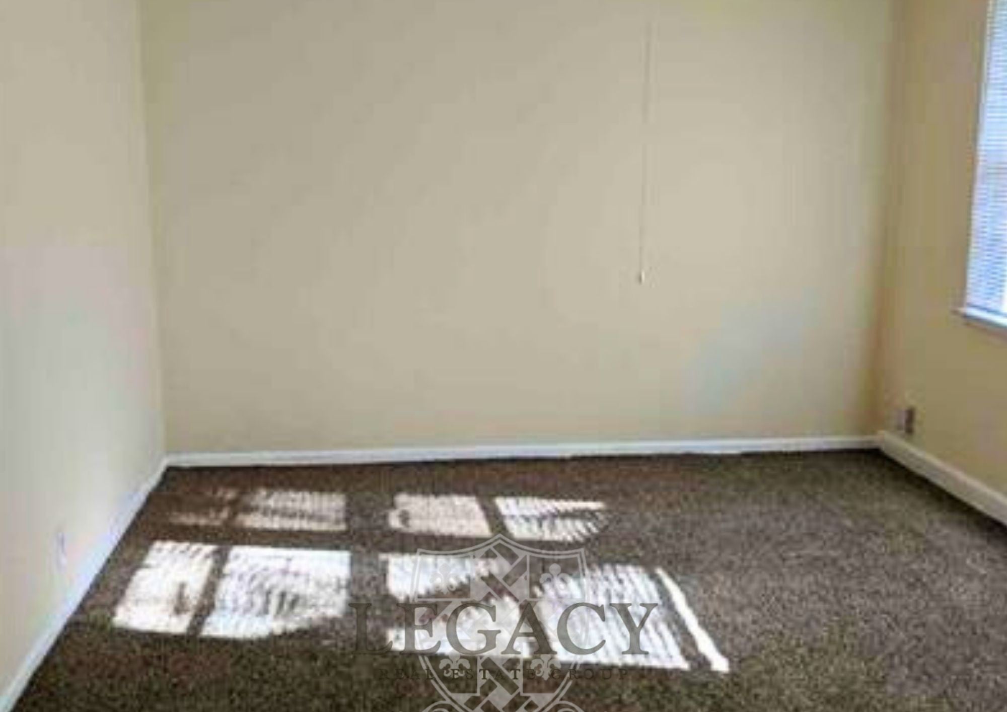 Photo of Listing #3047696