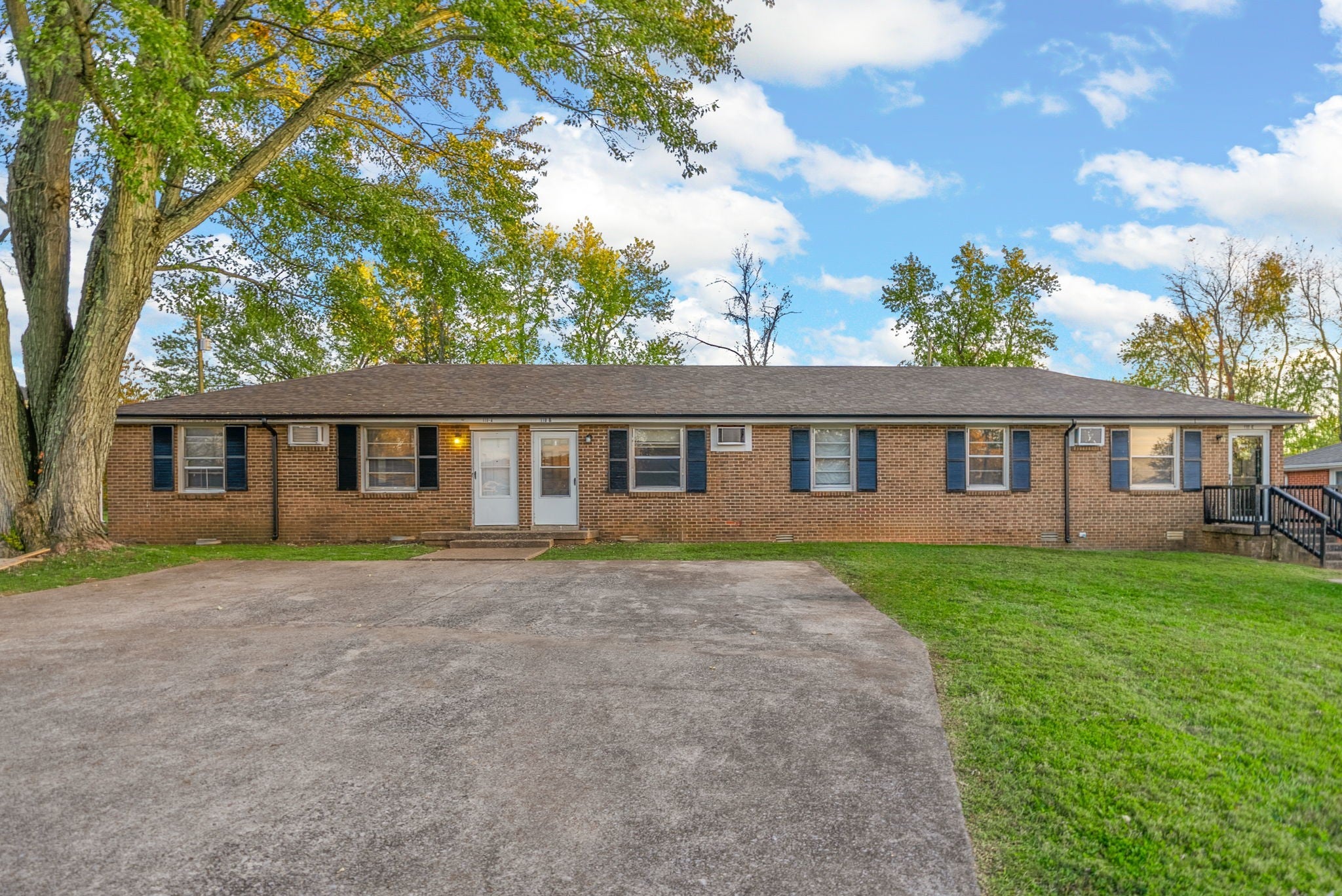 Photo of Listing #3048176