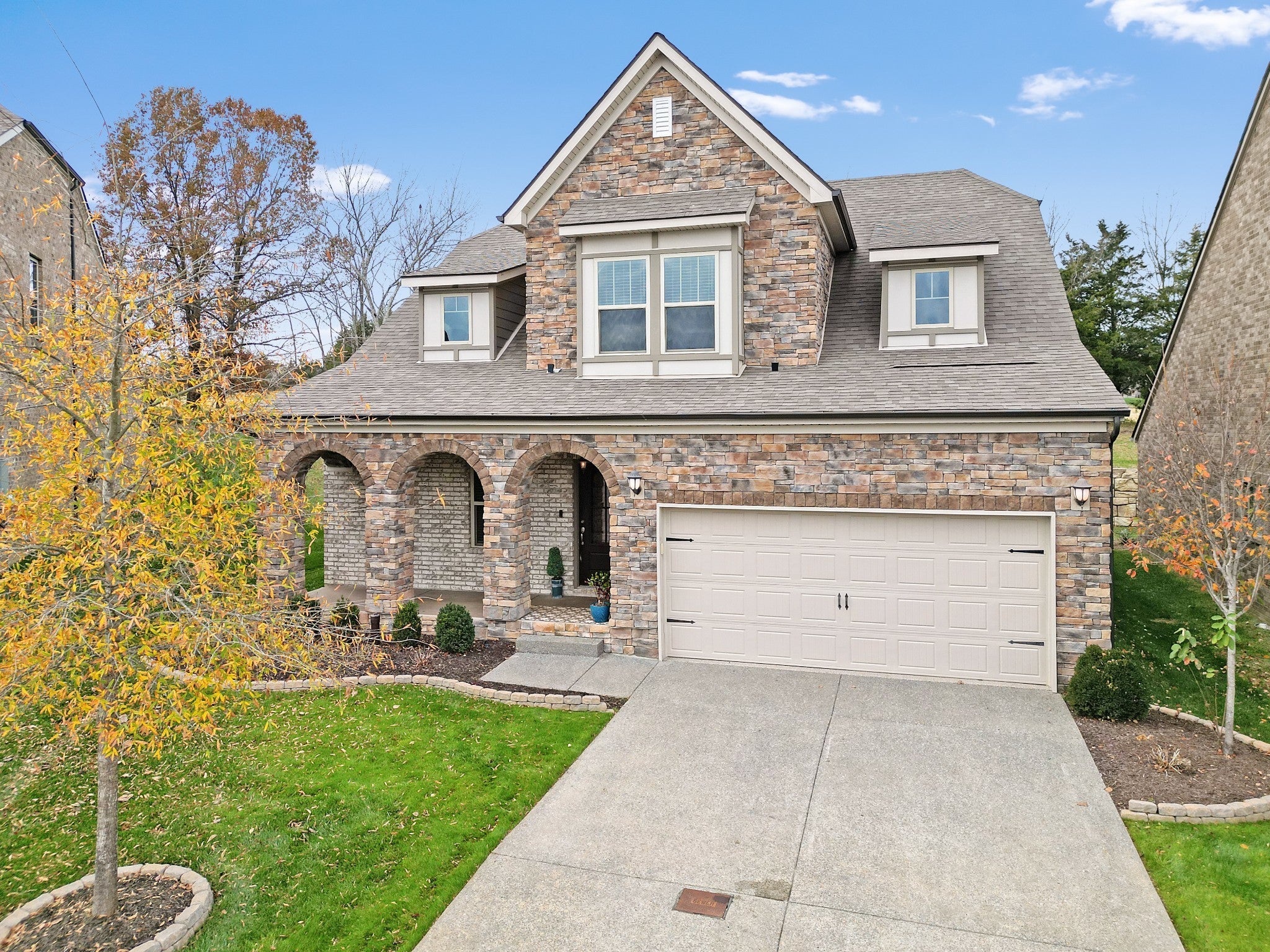 Photo of Listing #3049112