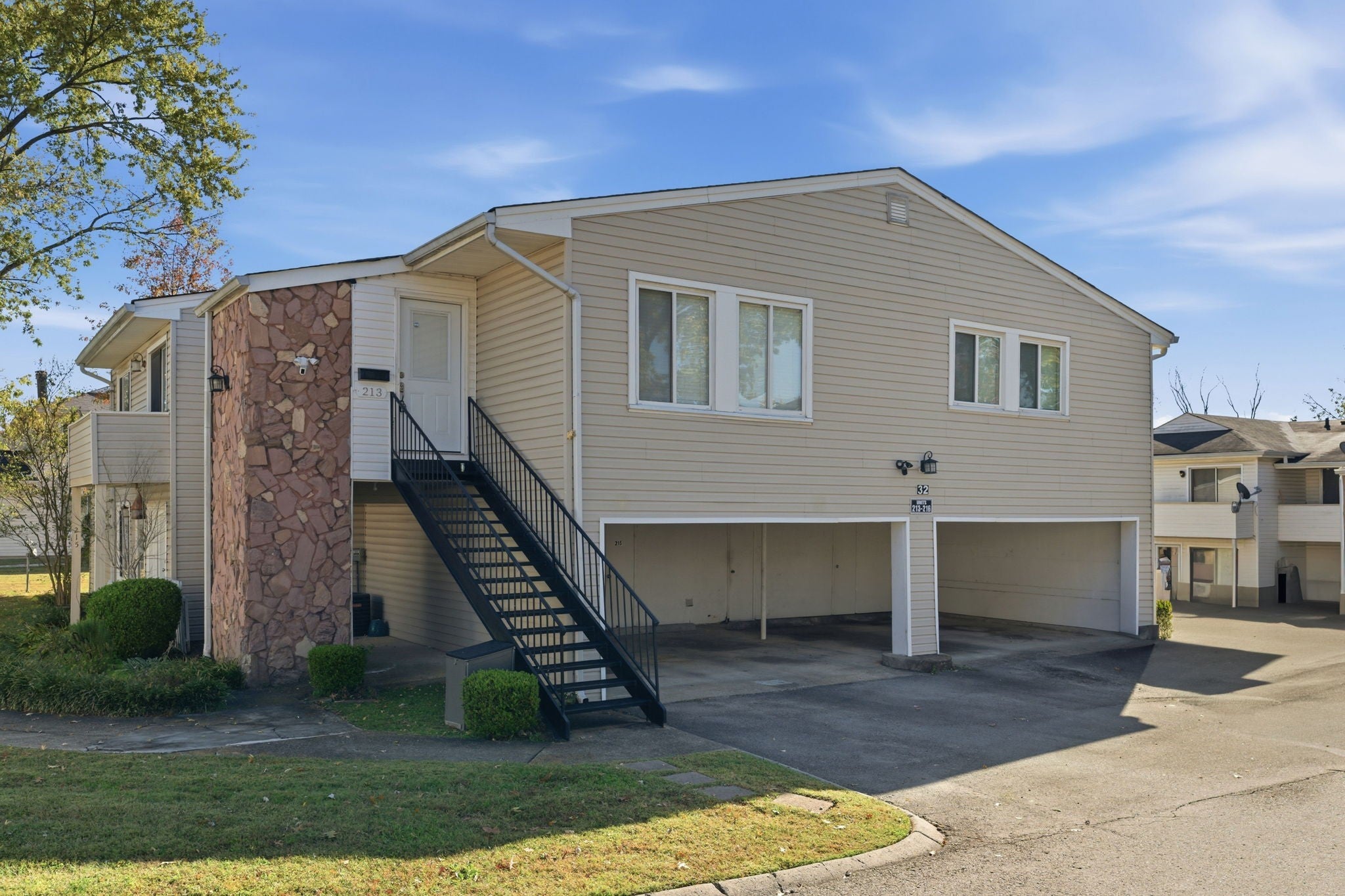 Photo of Listing #3049233