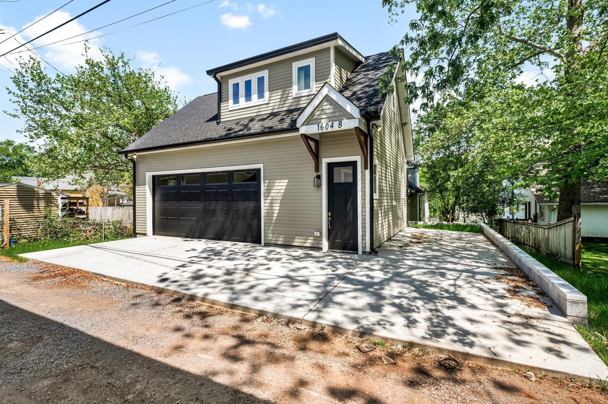 Photo of Listing #3049661