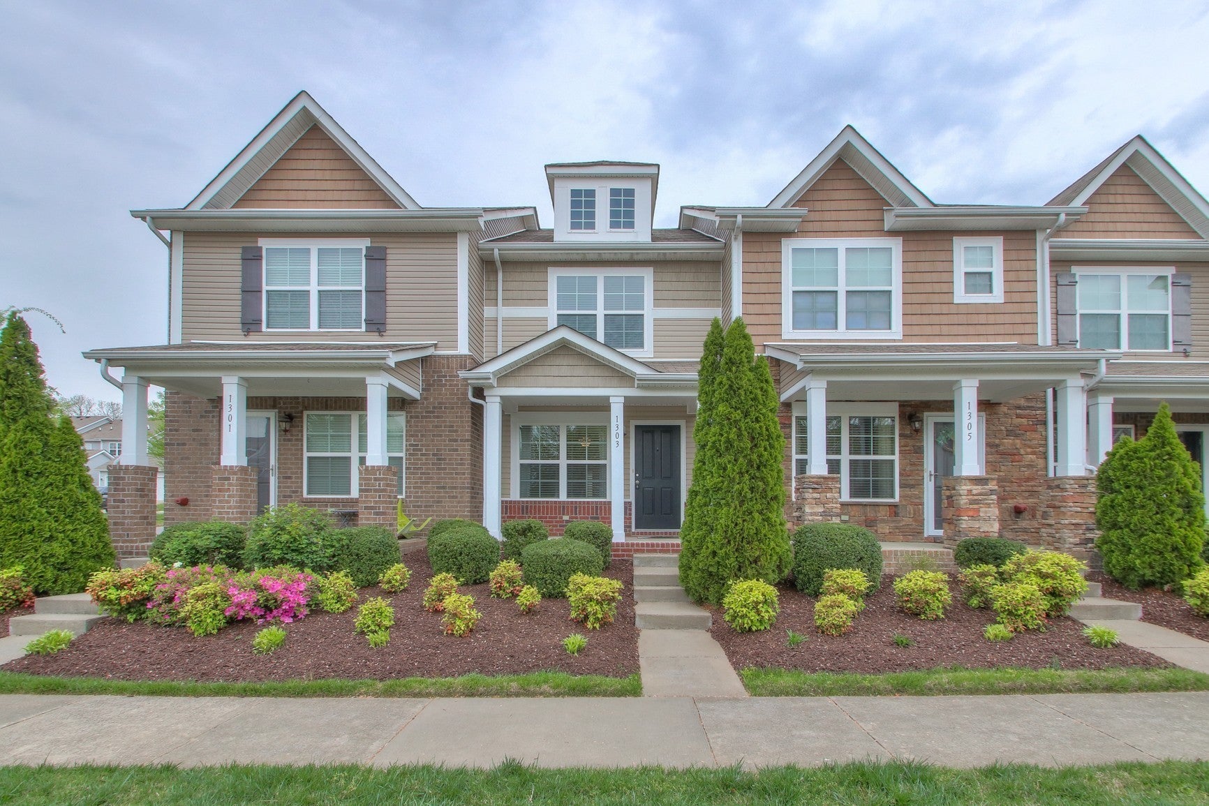 Photo of Listing #3050007