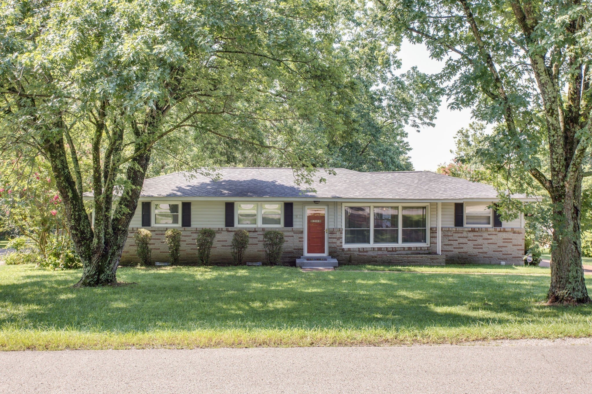 Photo of Listing #3054549