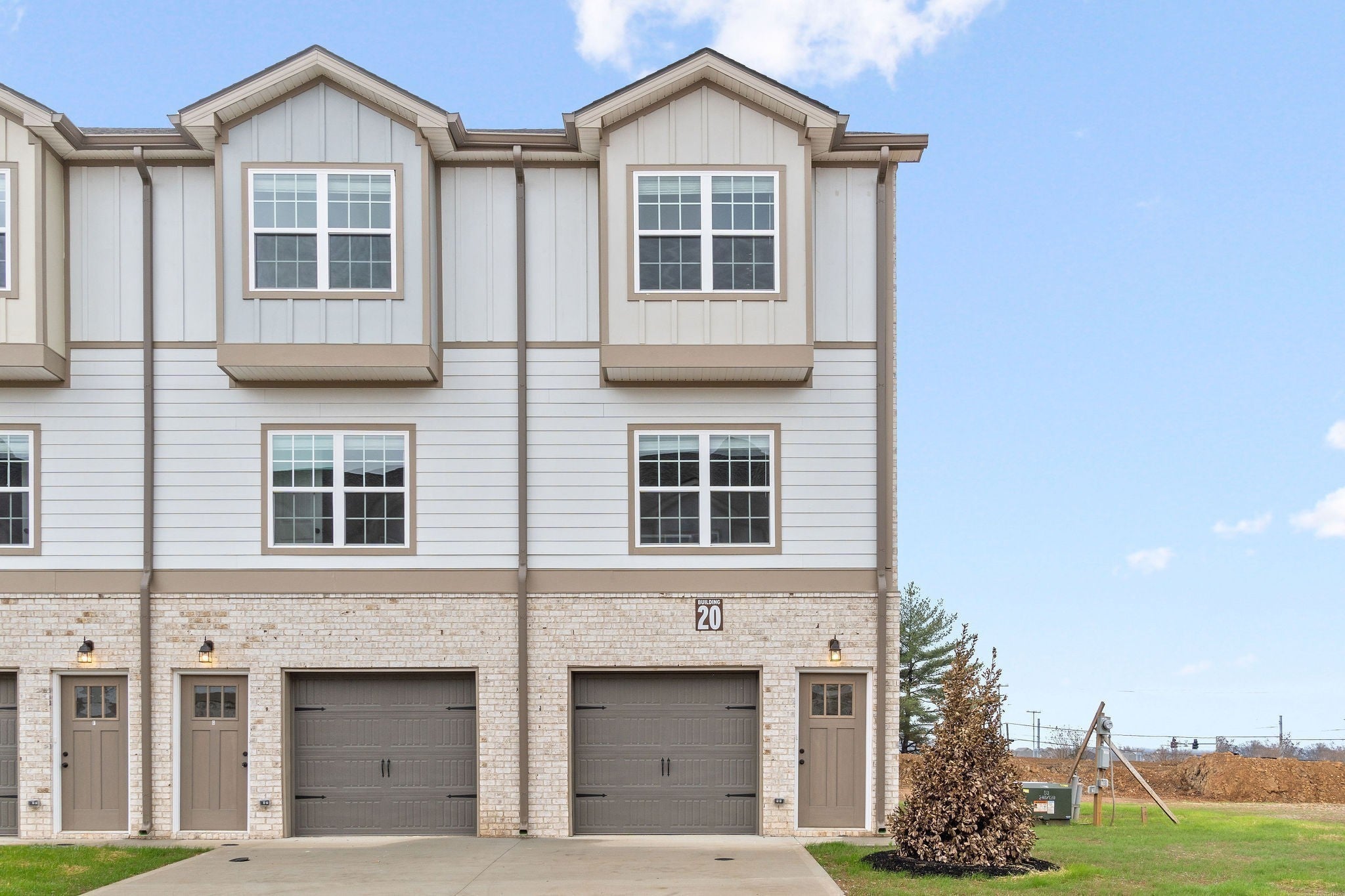 Photo of Listing #3057677