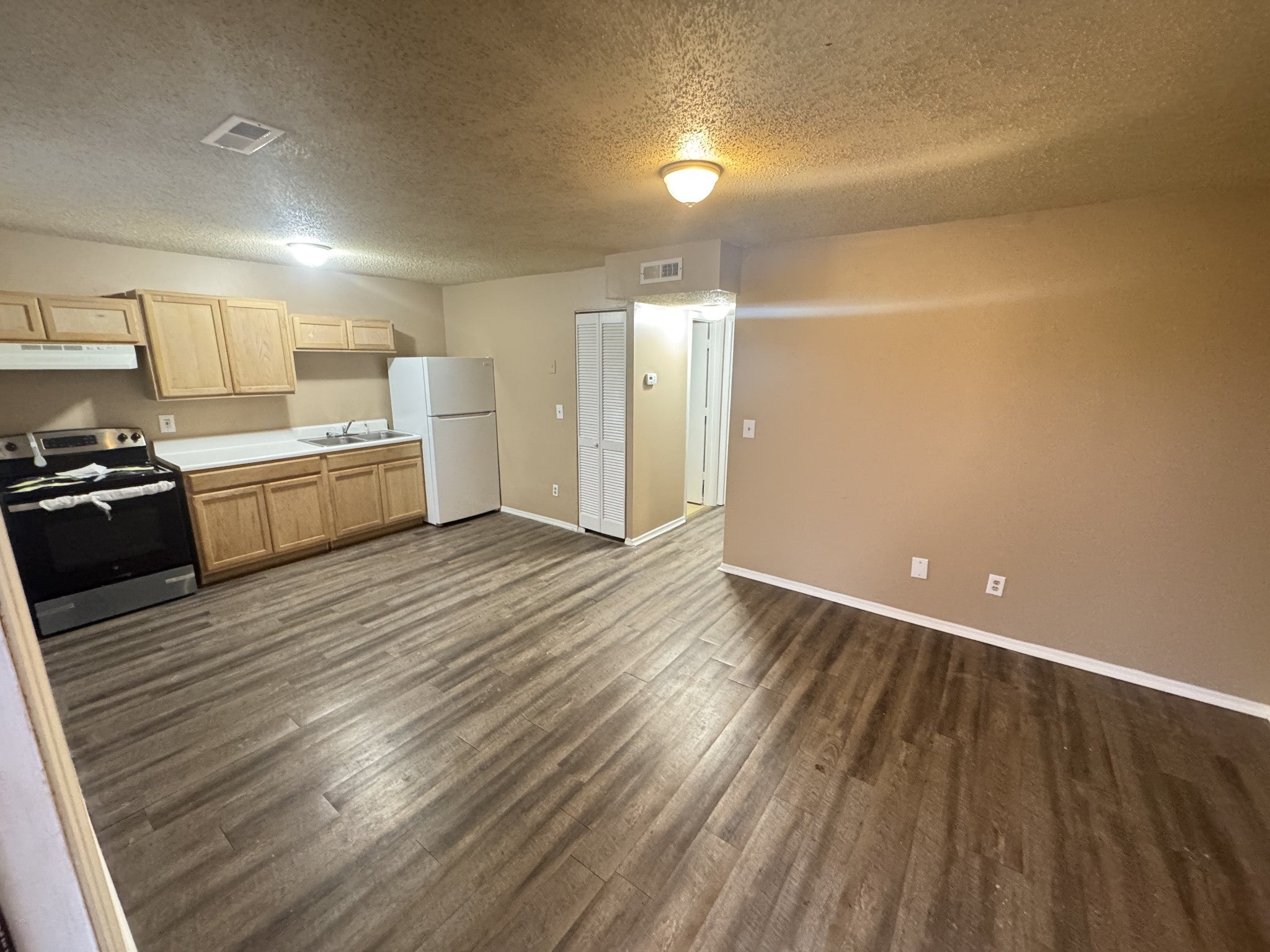 Photo of Listing #3057901