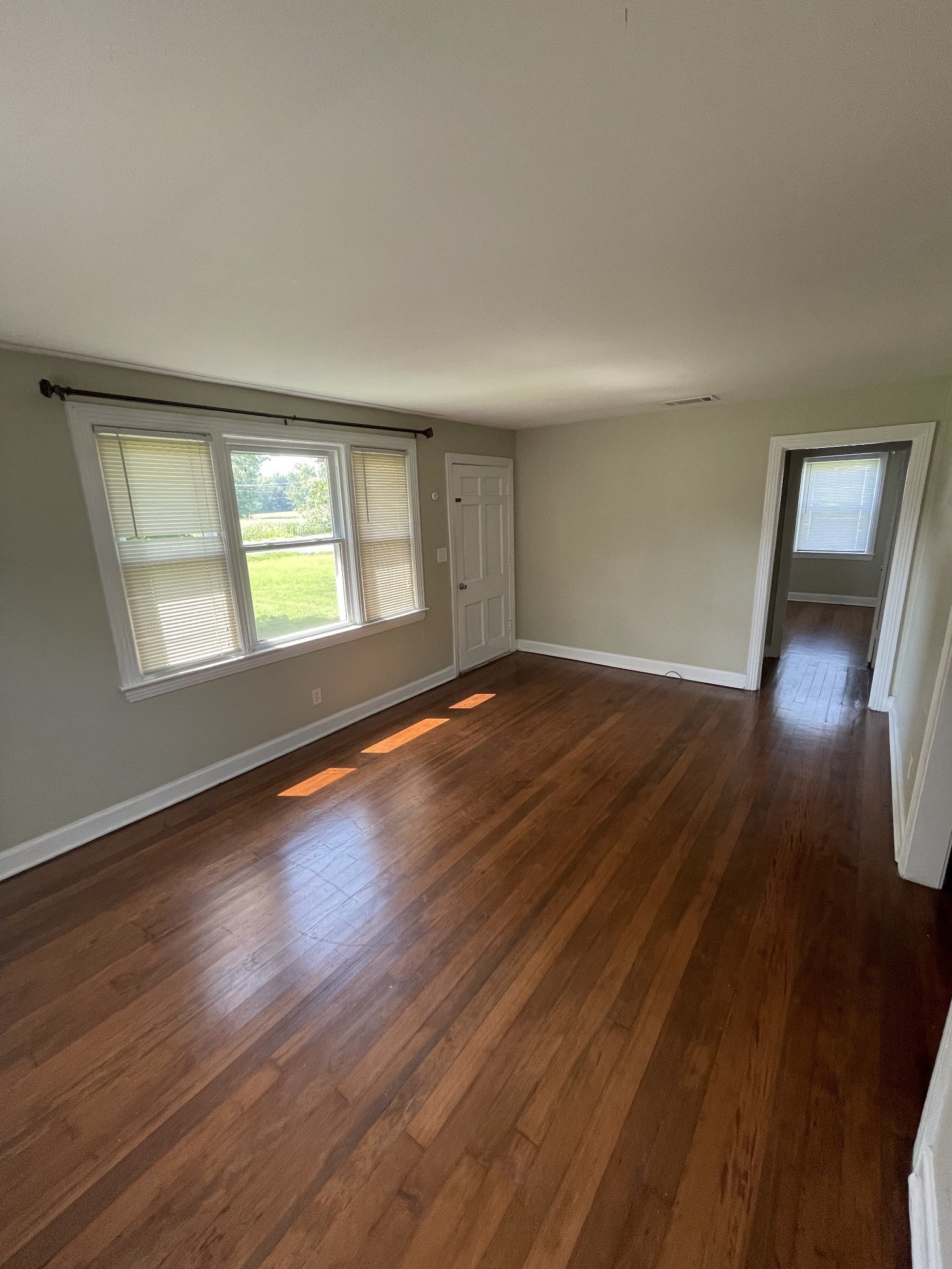 Photo of Listing #3058229