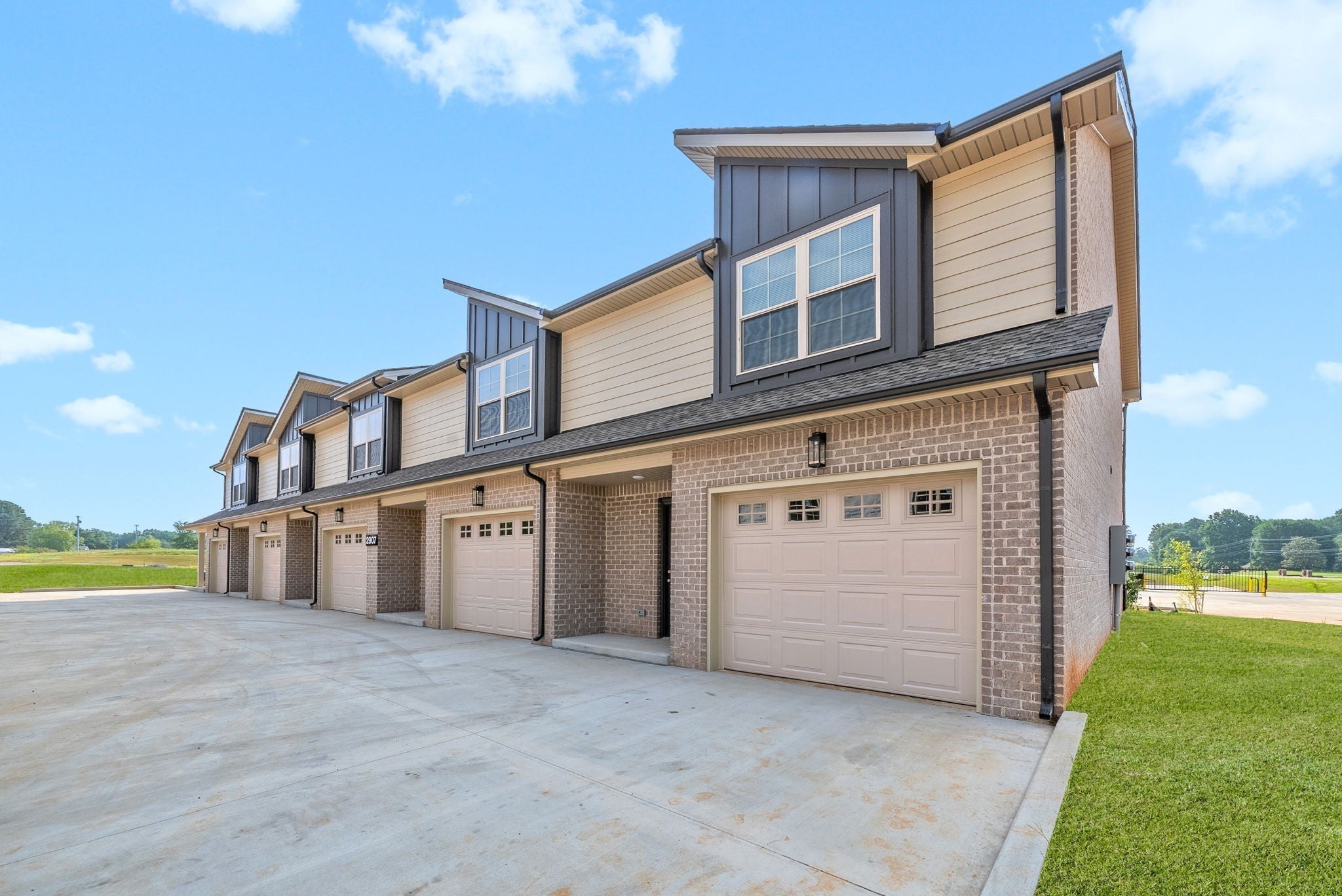 Photo of Listing #3059997