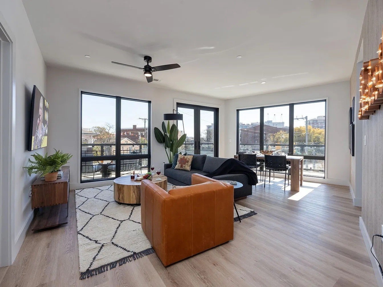 Photo of Listing #3060507