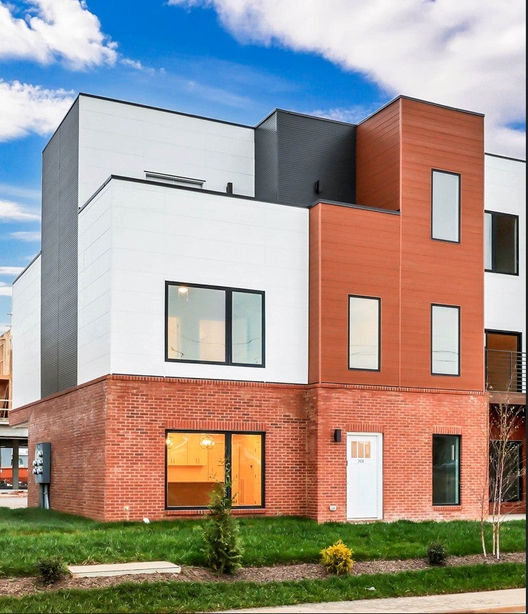 Photo of Listing #3061700