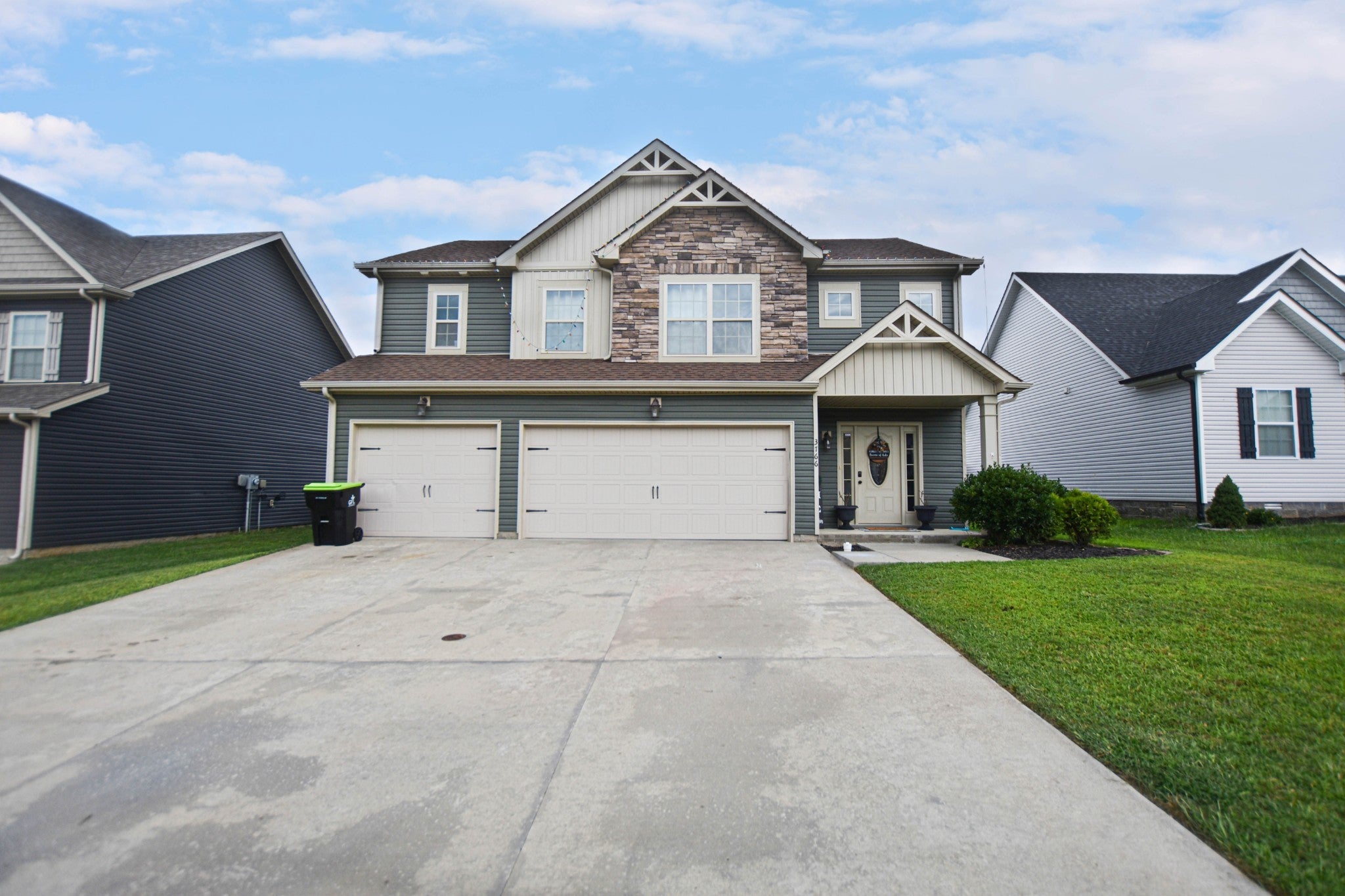 Photo of Listing #3066252