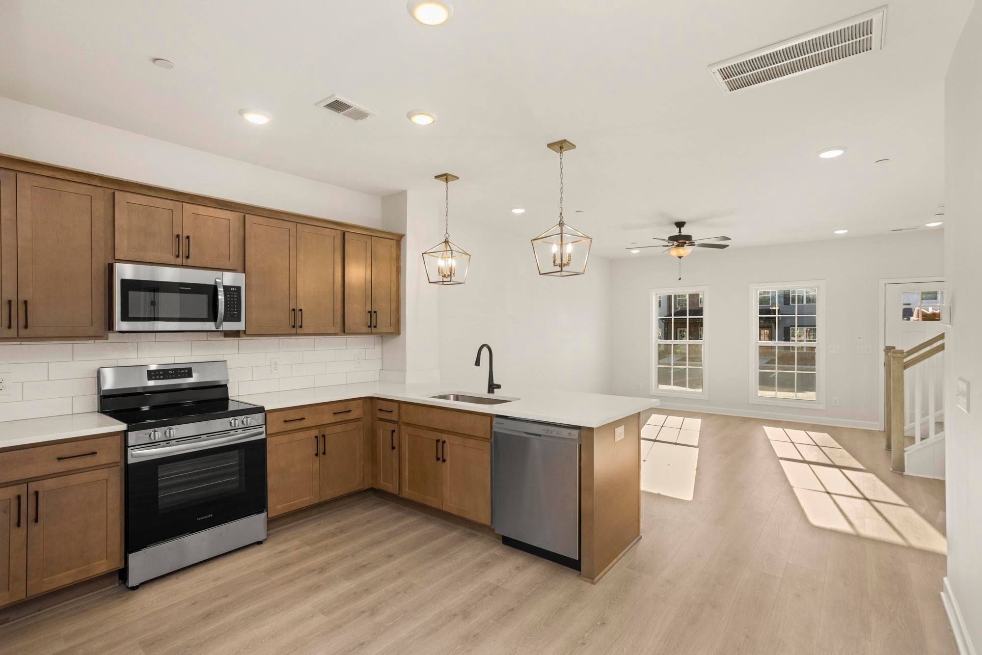 Photo of Listing #3071476