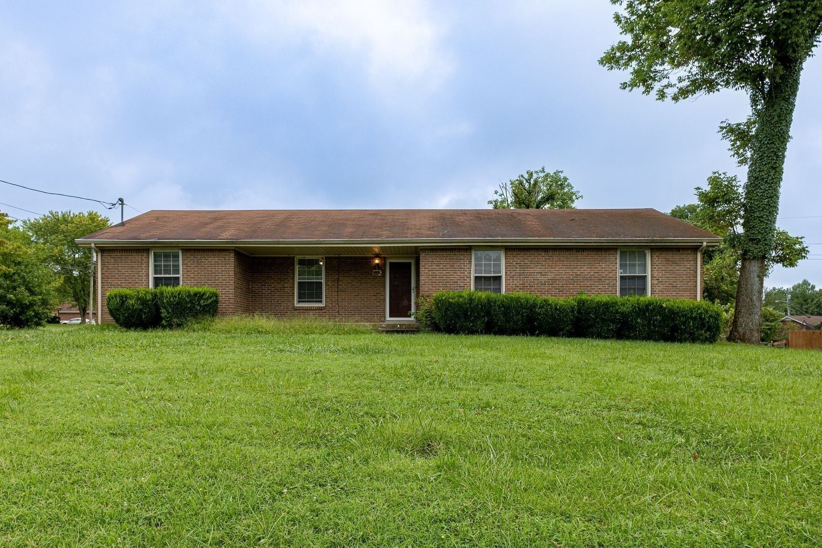 Home for sale in 732 Overton Dr Clarksville, TN