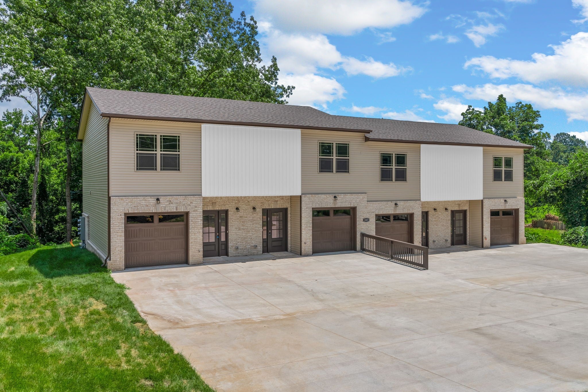 Photo of Listing #3078526