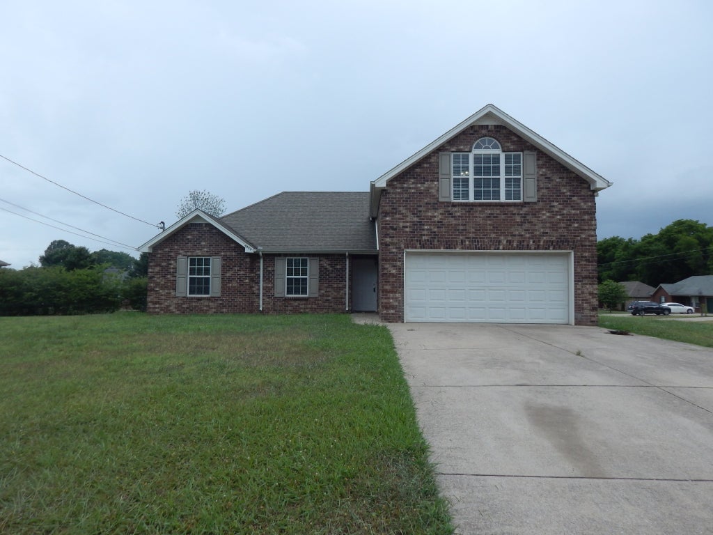 7033 Bridgewater Dr N, Smyrna