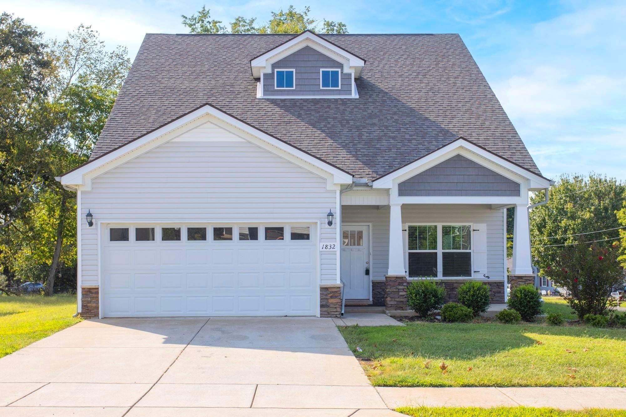 Photo of Listing #3098244