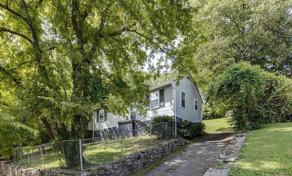 906 S 14th St, Nashville