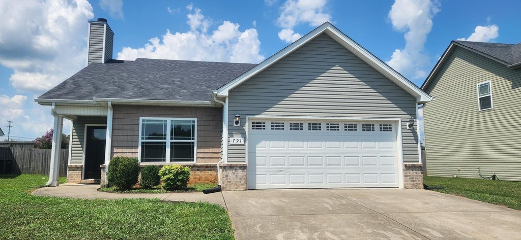 791 Sturdivant Dr, Clarksville