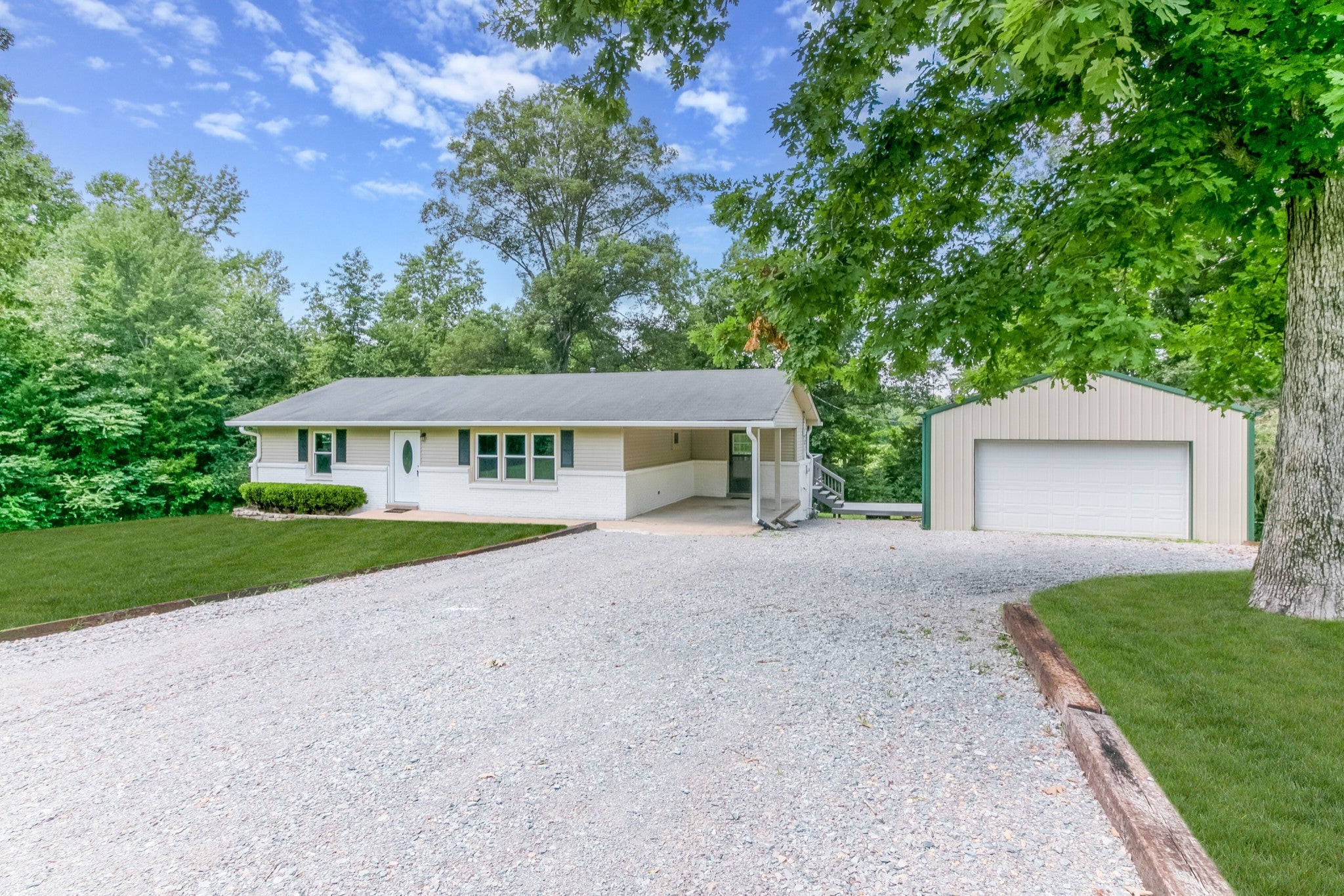 Photo of Listing #3117910