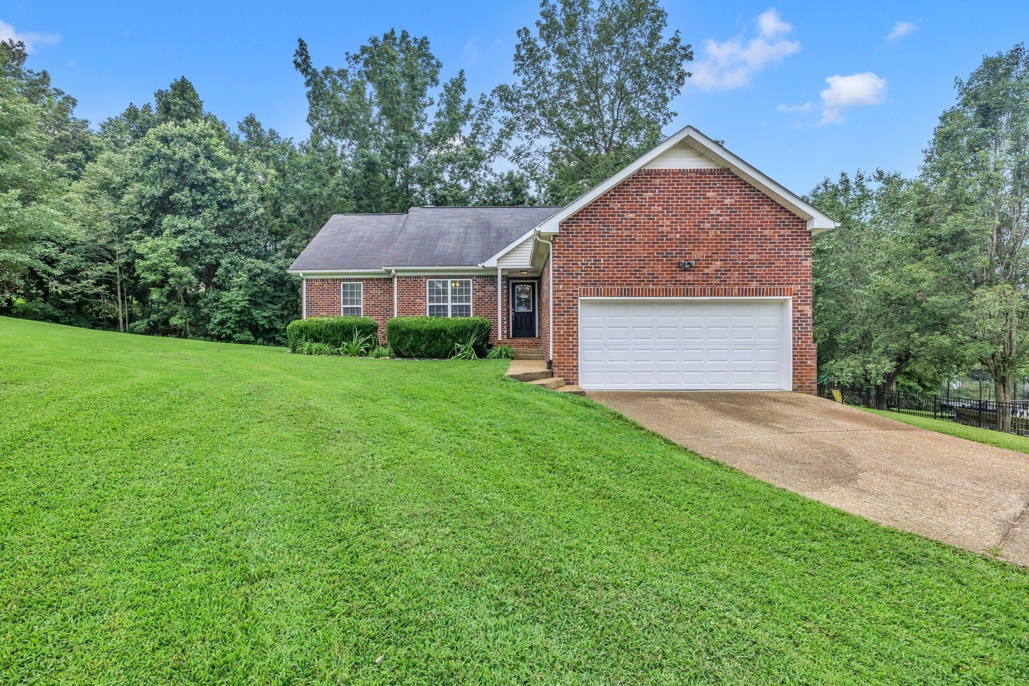 Photo for MLS 3124549 in 7505 Mayfair Ct Fairview, TN - 37062