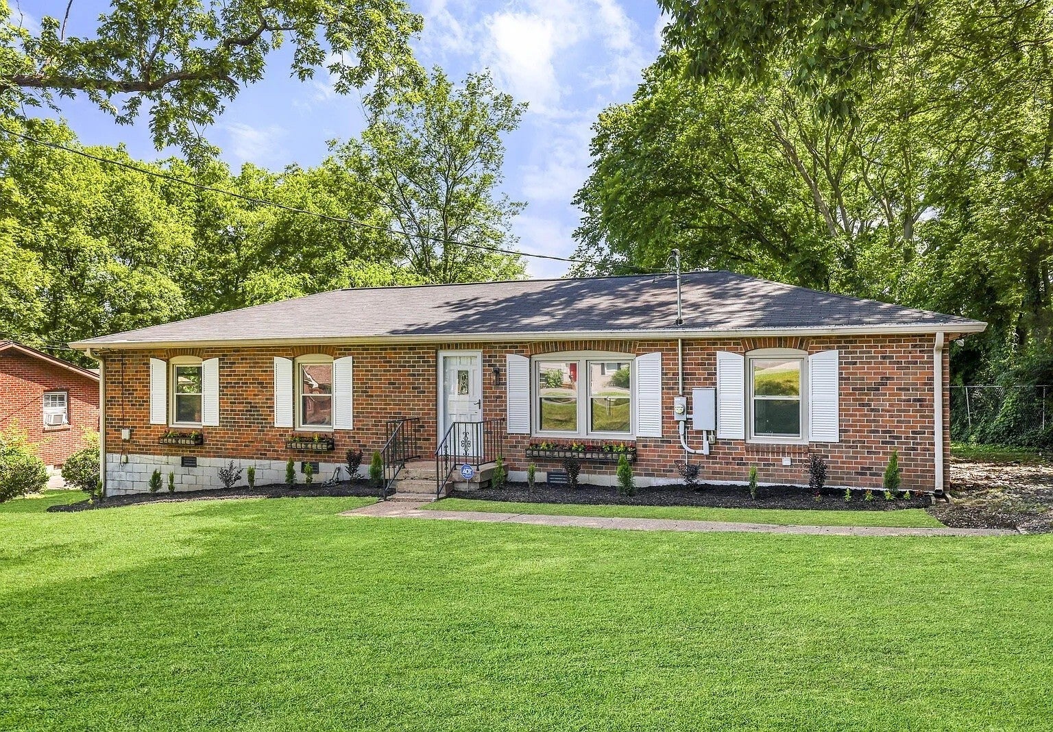 Photo of Listing #3128010