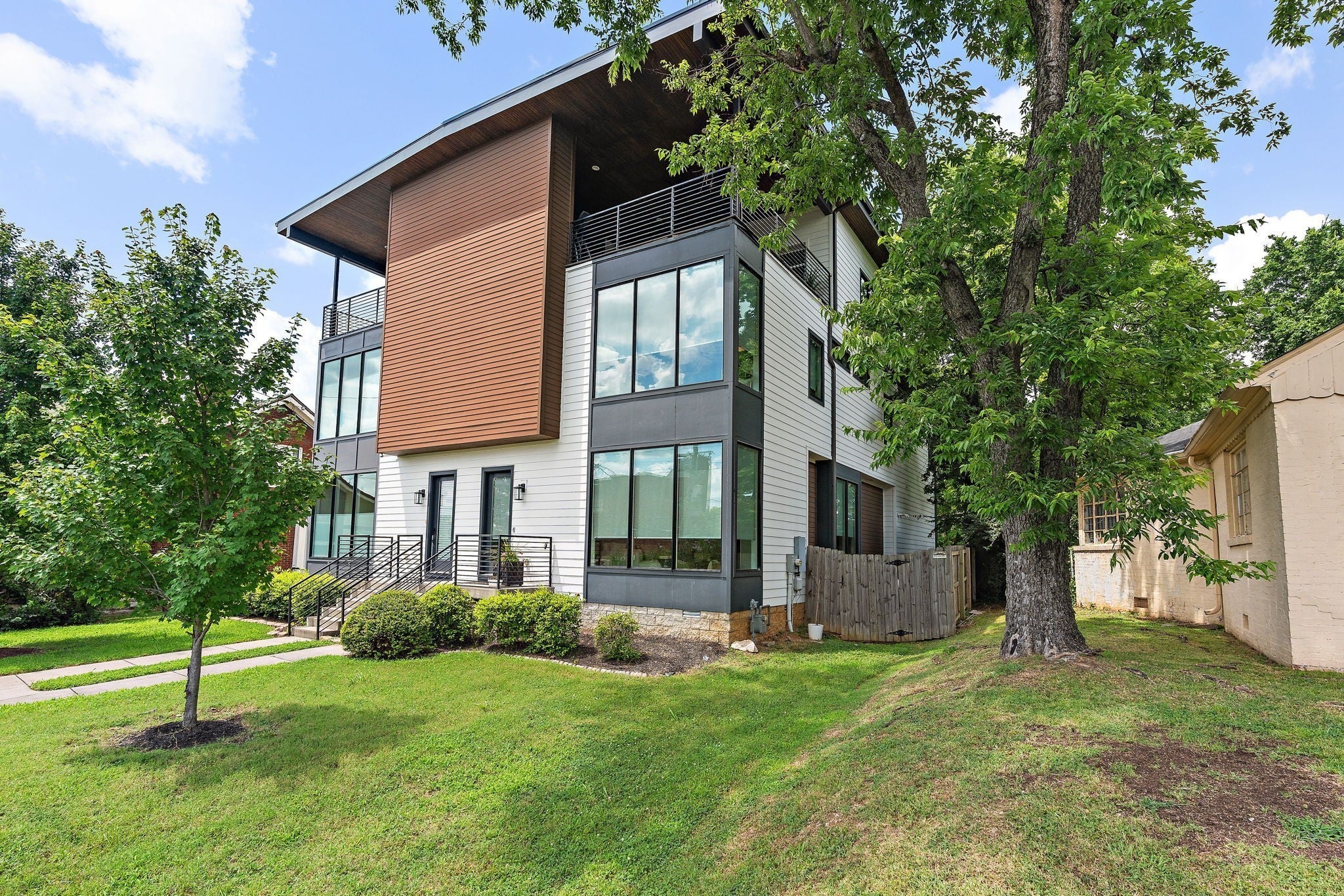 Photo of Listing #3128024