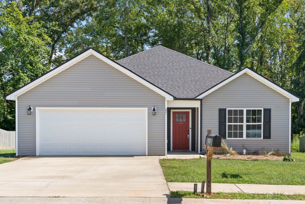 821 Rushing Dr, Clarksville