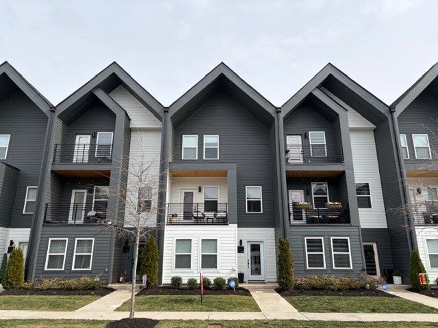 Photo of Listing #3131497