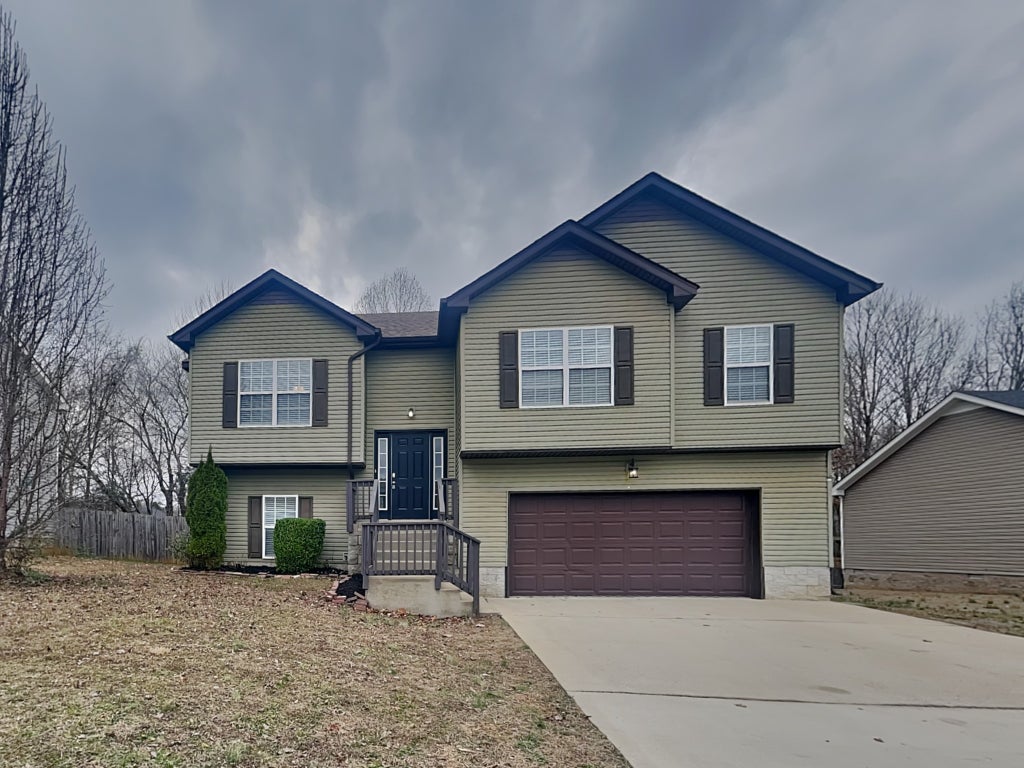 1457 Mutual Dr, Clarksville