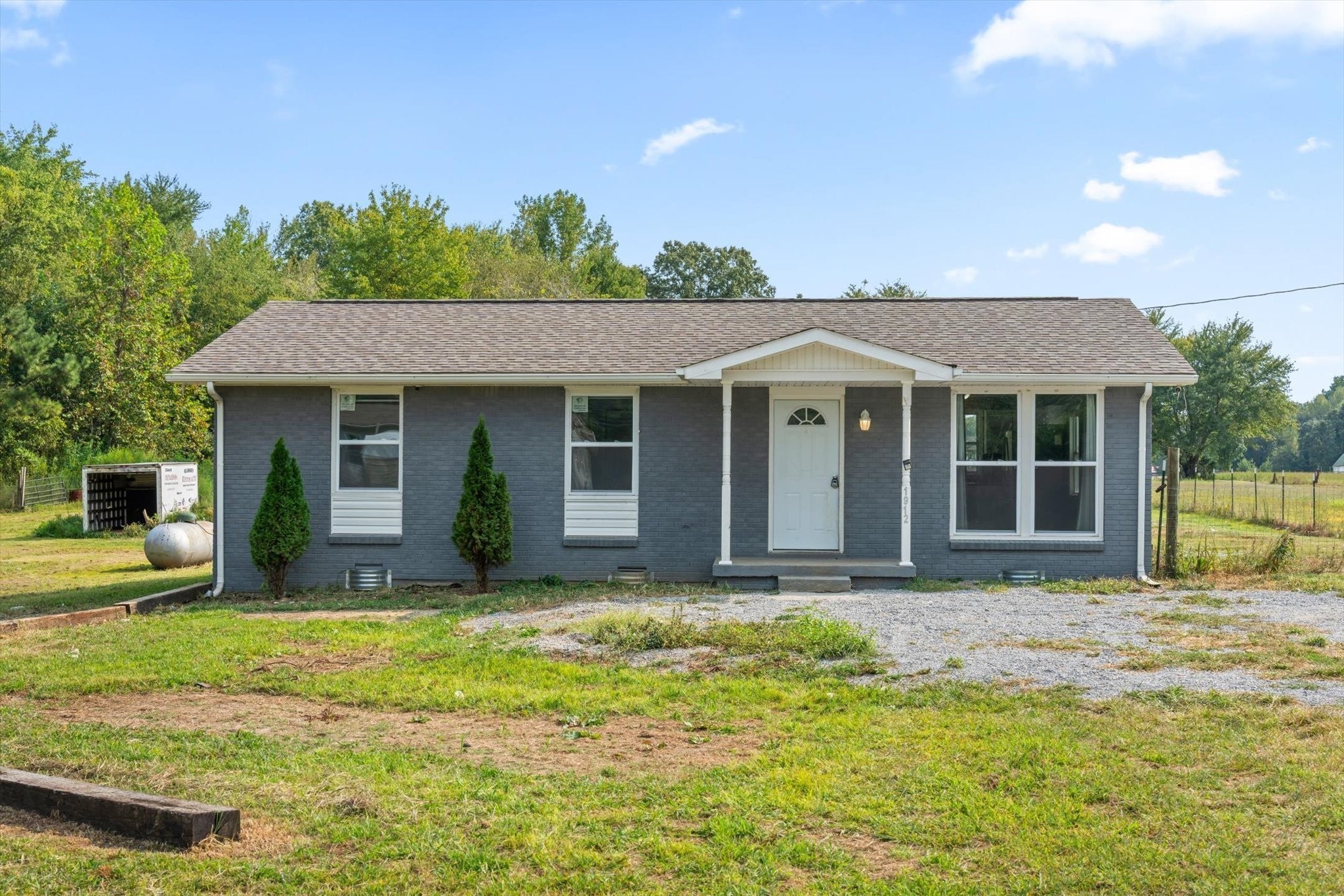 Home for sale in 1912 Woodlawn Rd Clarksville, TN