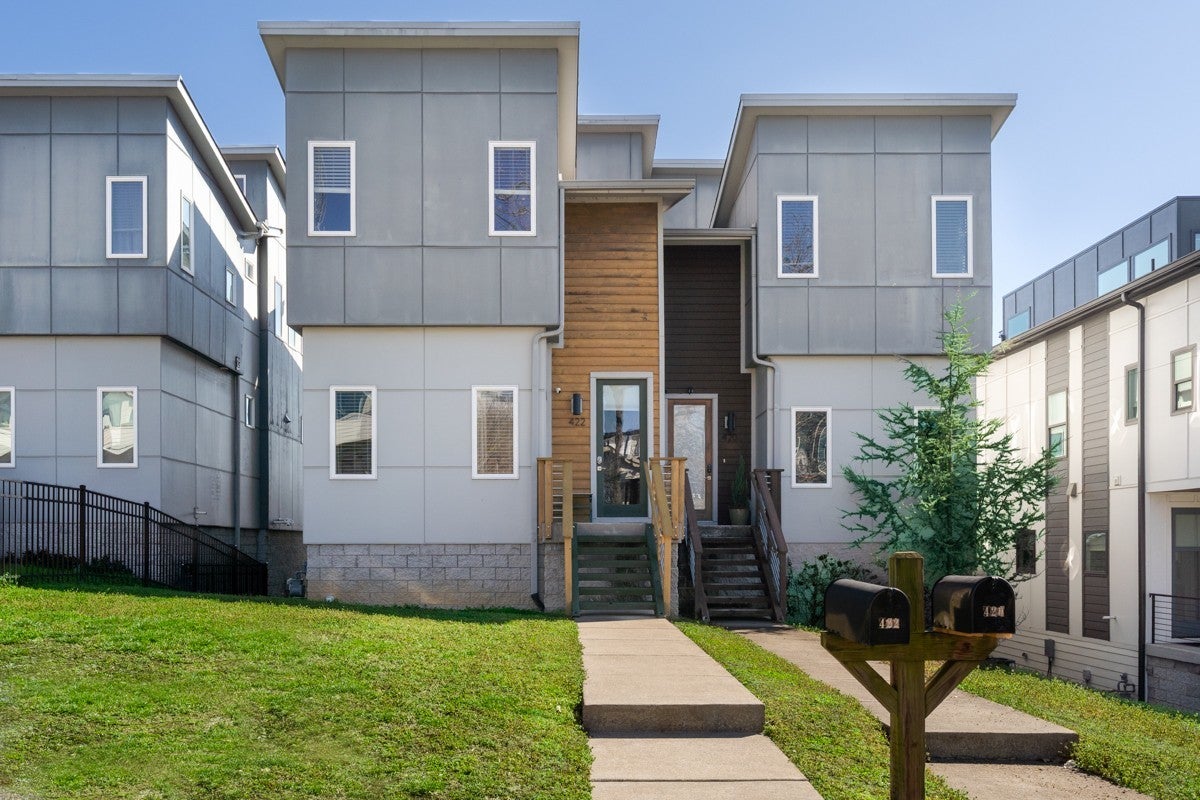 Photo of Listing #3138903