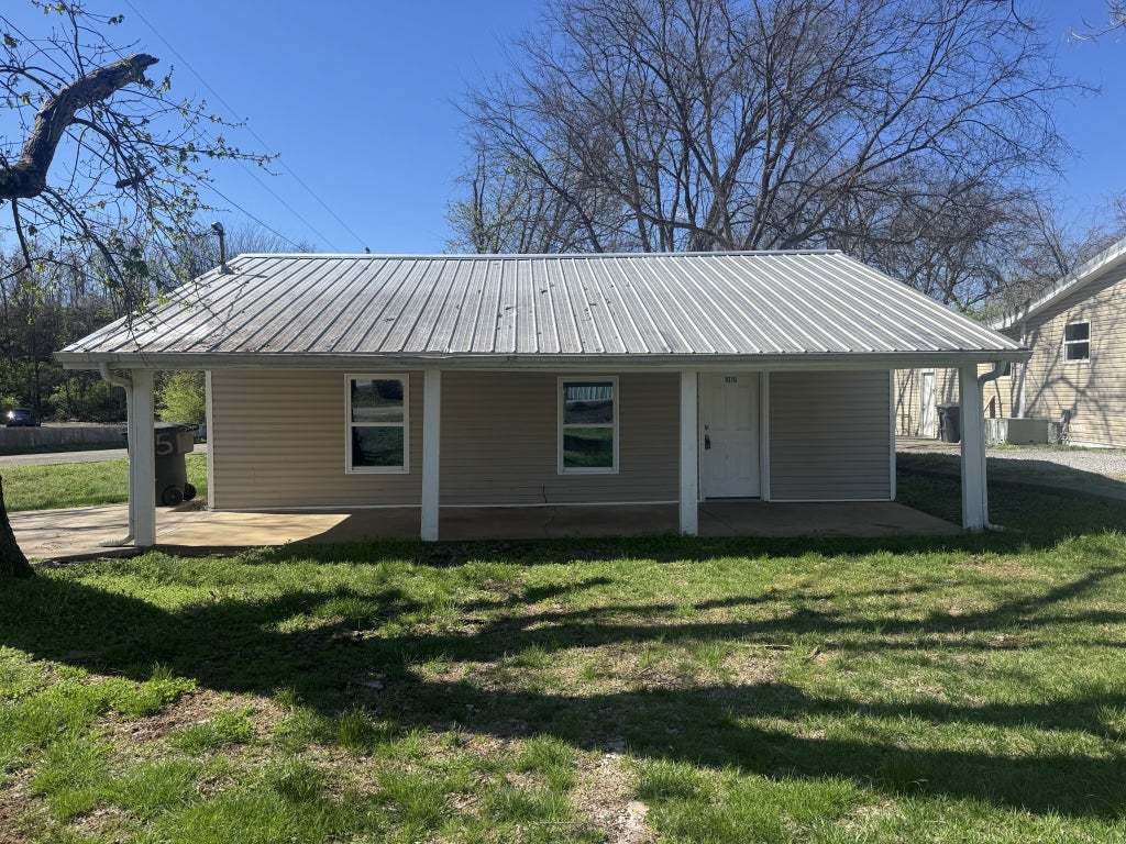 1015 W College St, Murfreesboro