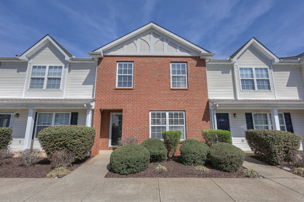 240 Arapaho Dr, Murfreesboro