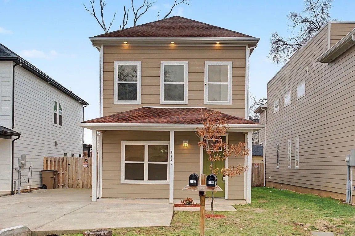 Photo of Listing #3156453