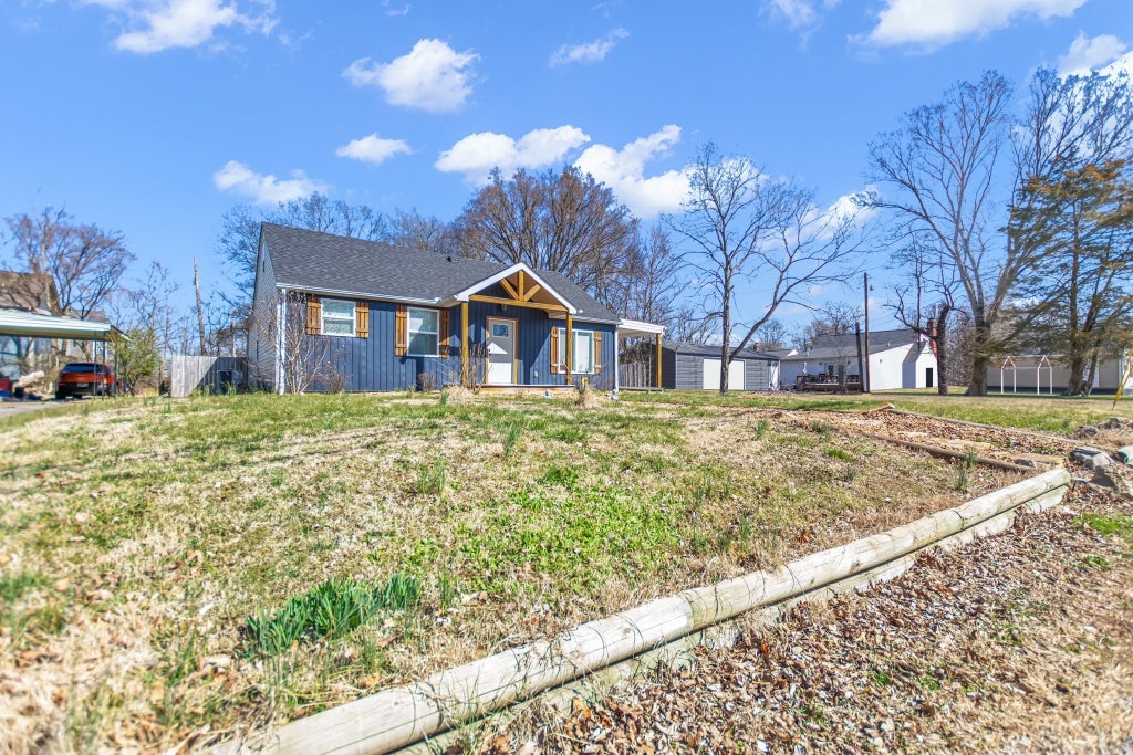 1107 Daniel St, Clarksville Property Listing: MLS® #3167464