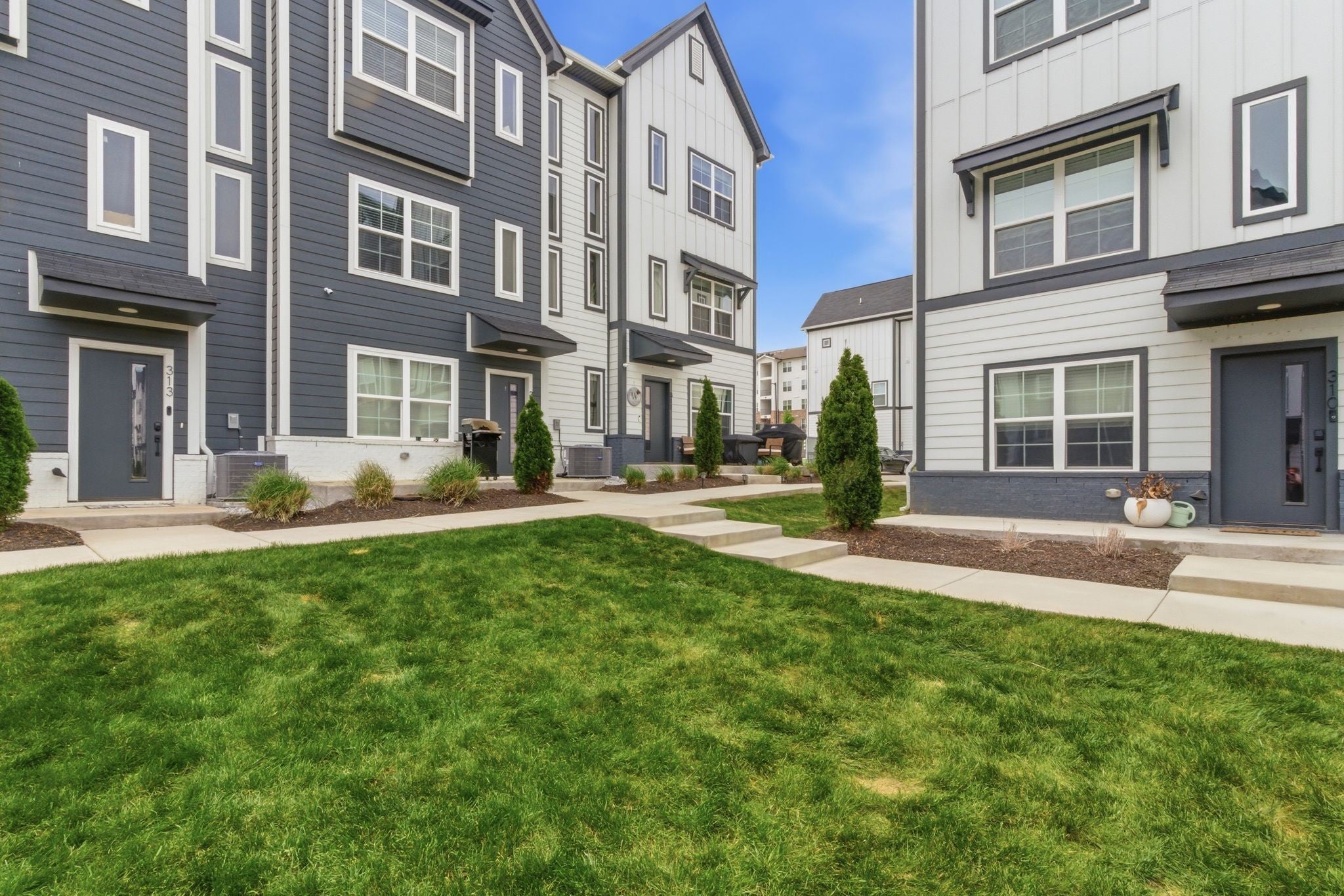 Photo of Listing #3169339