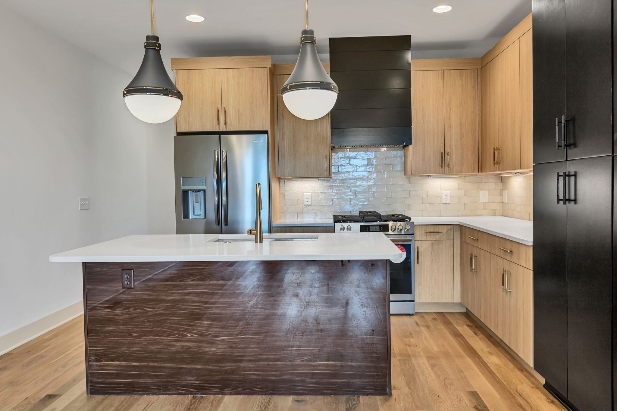 Photo of Listing #3170156