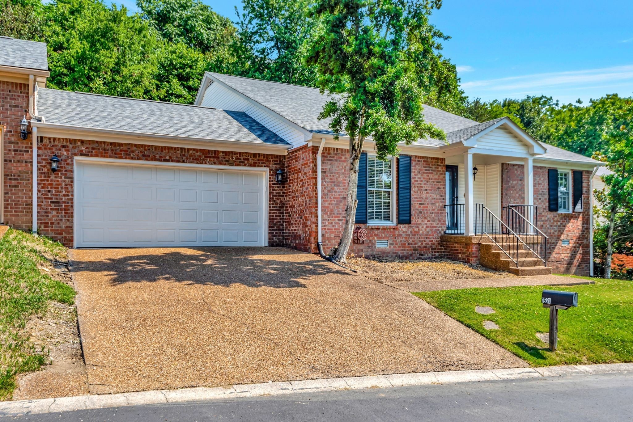 Photo of Listing #3173399