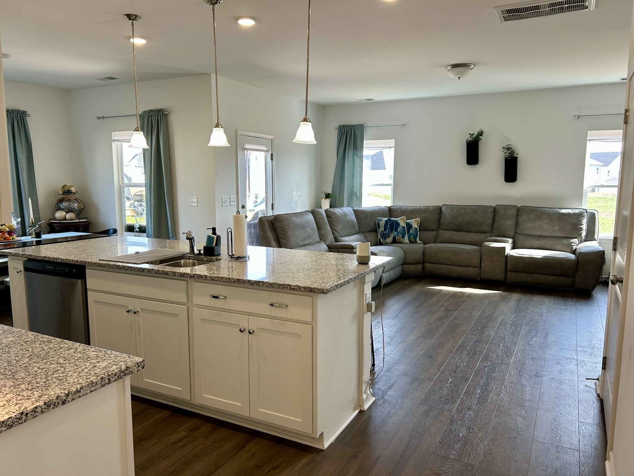 Photo of Listing #3177723