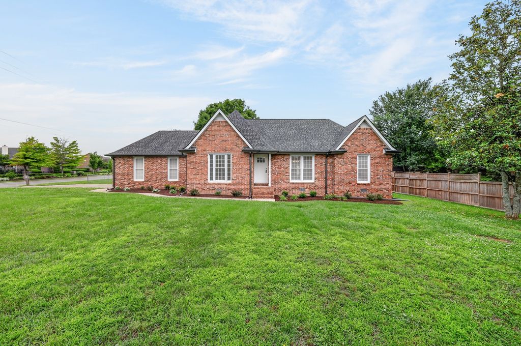 1015 Brinkley Rd, Murfreesboro