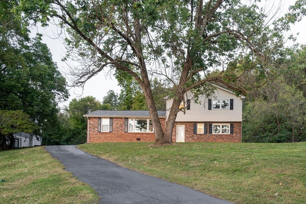 342 Cross Timbers Dr, Nashville