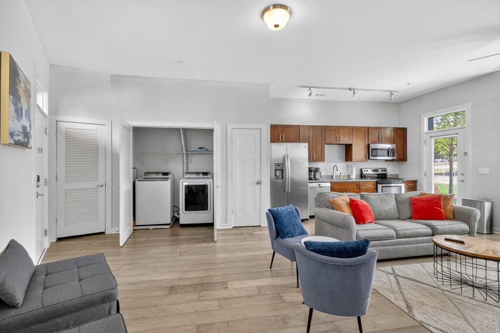 1700 Belcourt Ave 105, Nashville