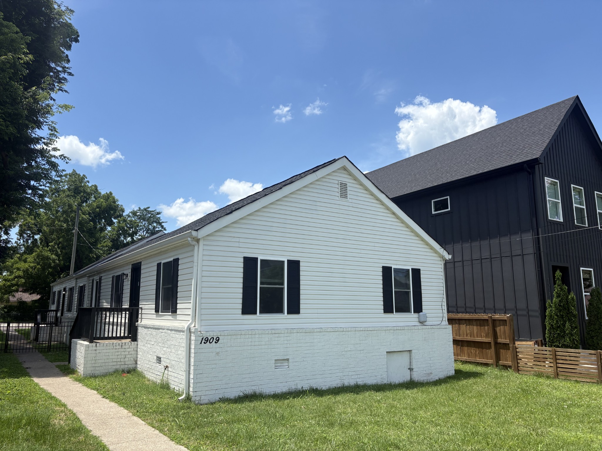 Photo of Listing #3246682